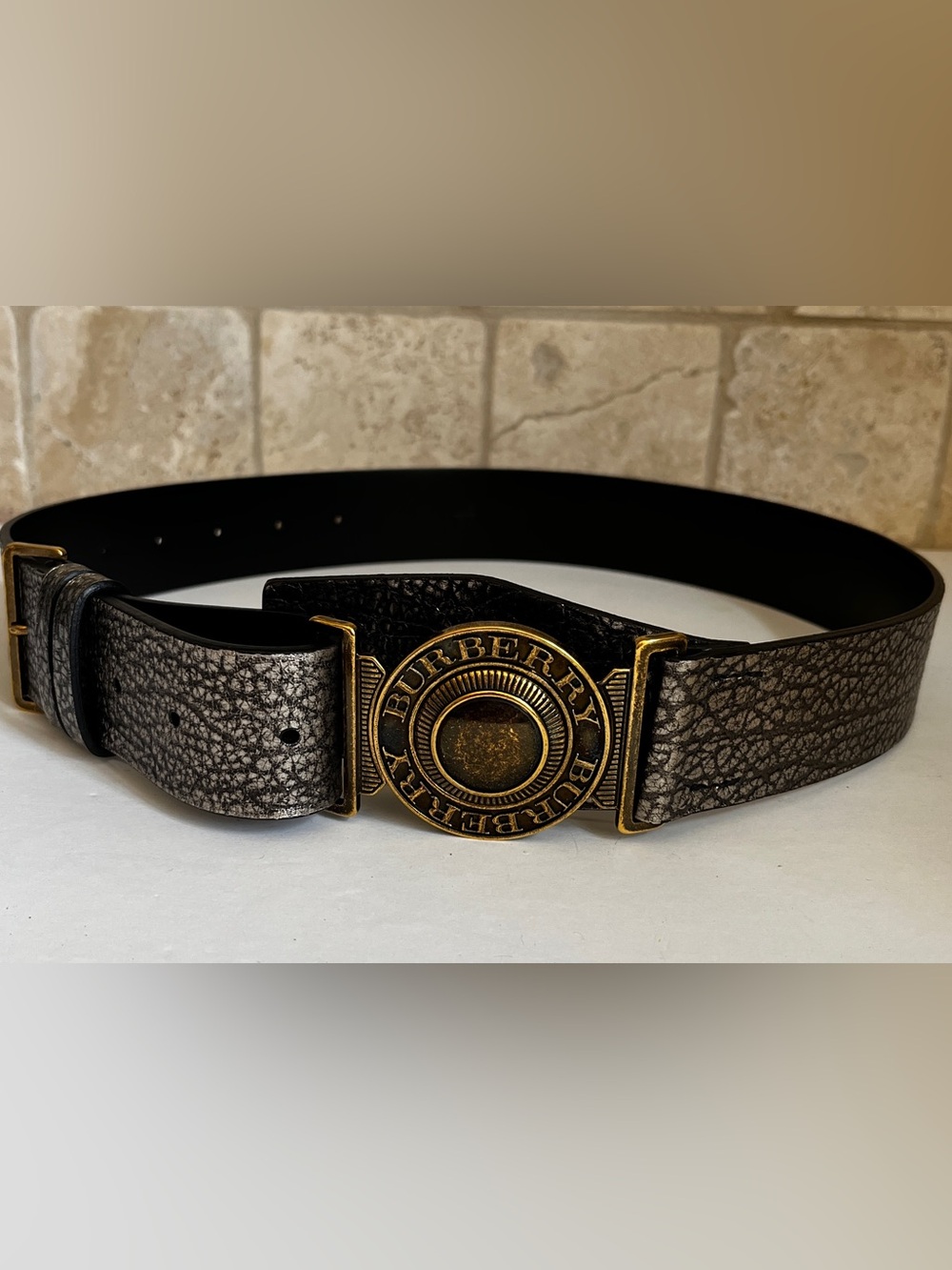 RARE Burberry Prorsum Leather and Brass Logo Toggle Buckle
Belt